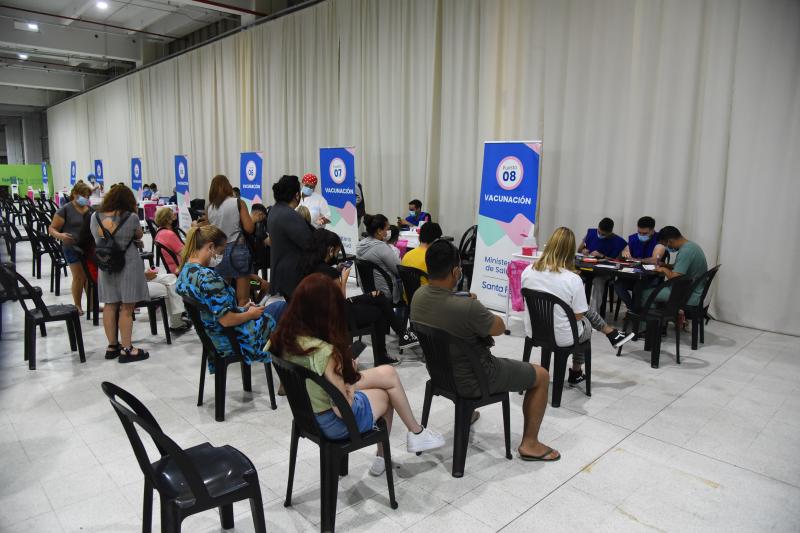 La provincia liberó la cuarta dosis para mayores de 18 años