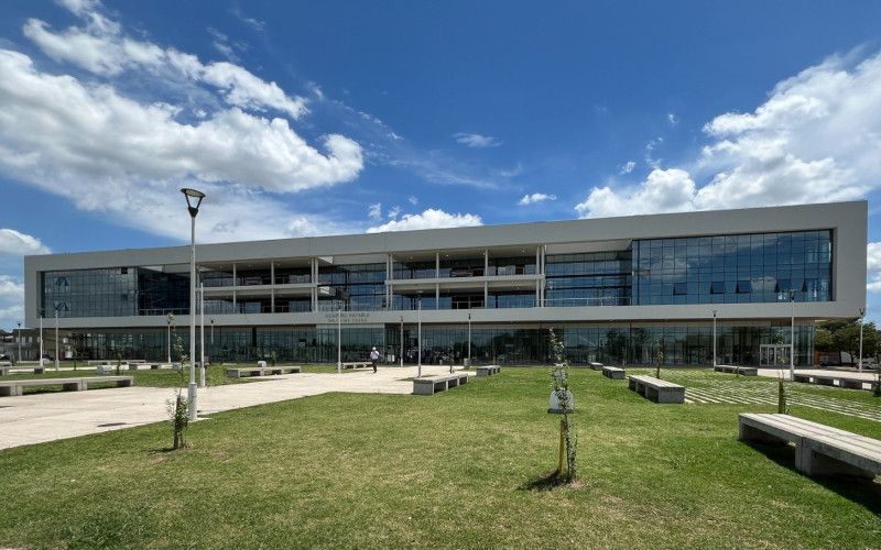 Provincia acelera las gestiones para culminar el nuevo hospital de Rafaela.