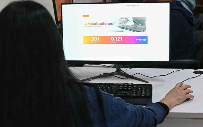 En 7 meses, se capacitaron más de 11 mil trabajadores de la salud.