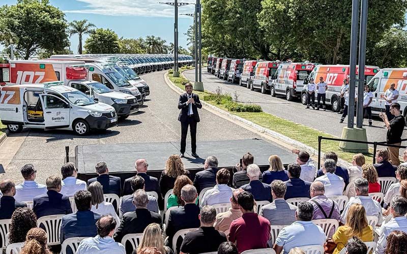 Pullaro presentó 174 nuevas ambulancias 0 Km.
