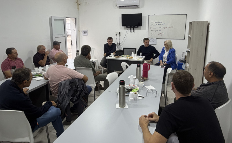 La Provincia y el Municipio impulsan mejoras para el sector lechero en Sastre.