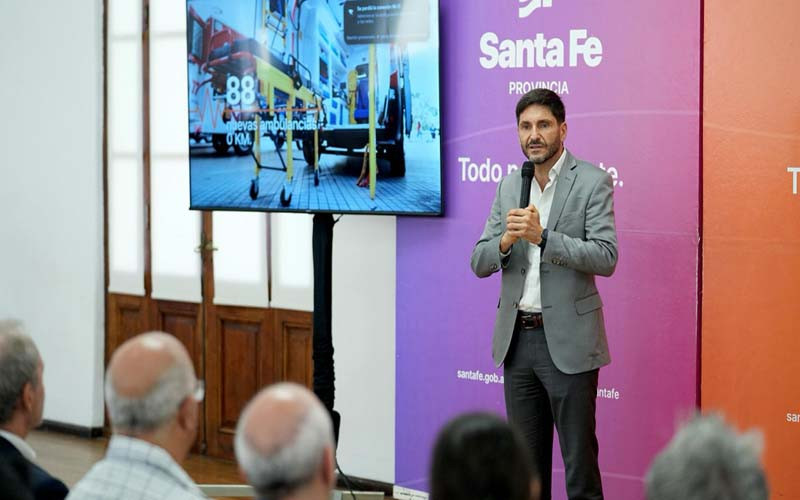 El gobernador impulsa una inversión de casi $ 10.000 millones para sumar 88 ambulancias y fortalecer el sistema de salud pública.