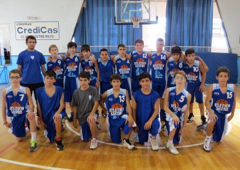 El plantel de U13 de Atl&eacute;tico Sastre.
