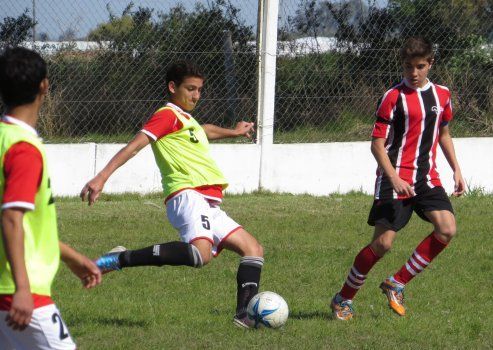 Uni&oacute;n perdi&oacute; en S&eacute;ptima y se alej&oacute; de la punta.