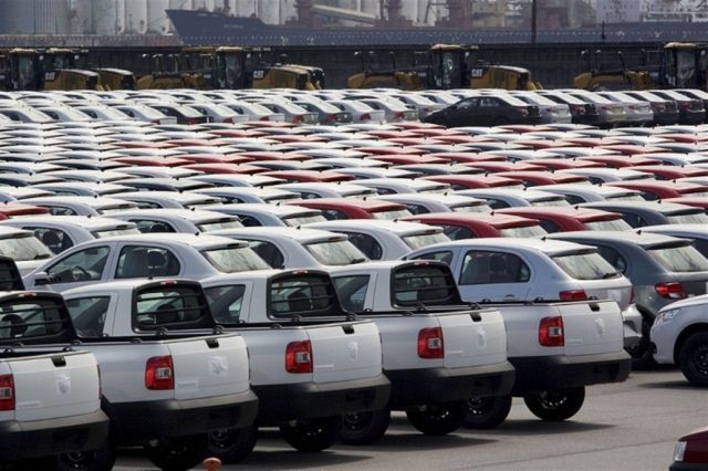 Digitalizarán los registros de autos para desarmar una millonaria caja política.