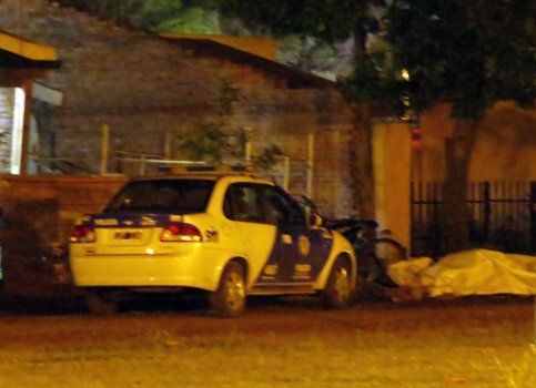 Personal trabajo hasta la madrugada el la vivienda.