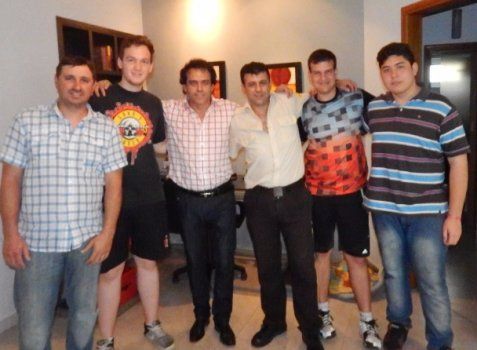 Mansilla de Souza junto a los referentes del Pro Sastre.
