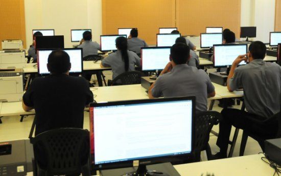 Los ex&aacute;menes para jerarqu&iacute;as inferiores en el Centro de Datos de la Provincia.
