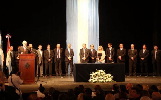 Durante el acto de jura de los miembro del gabinete provincial.