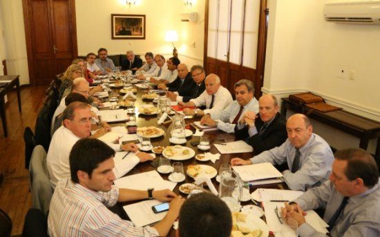 Instancias de la primera reuni&oacute;n del gabinete.