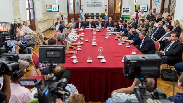 Lifschitz y Buryaile durante la reunión con productores santafesinos.