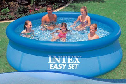 Mensa Comercial presenta piletas Intex.