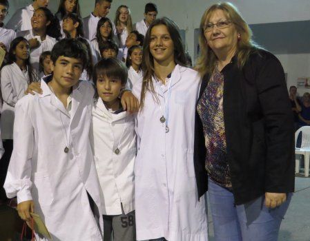 Los mejores compa&ntilde;eros distinguidos por la Municipalidad Sastre.